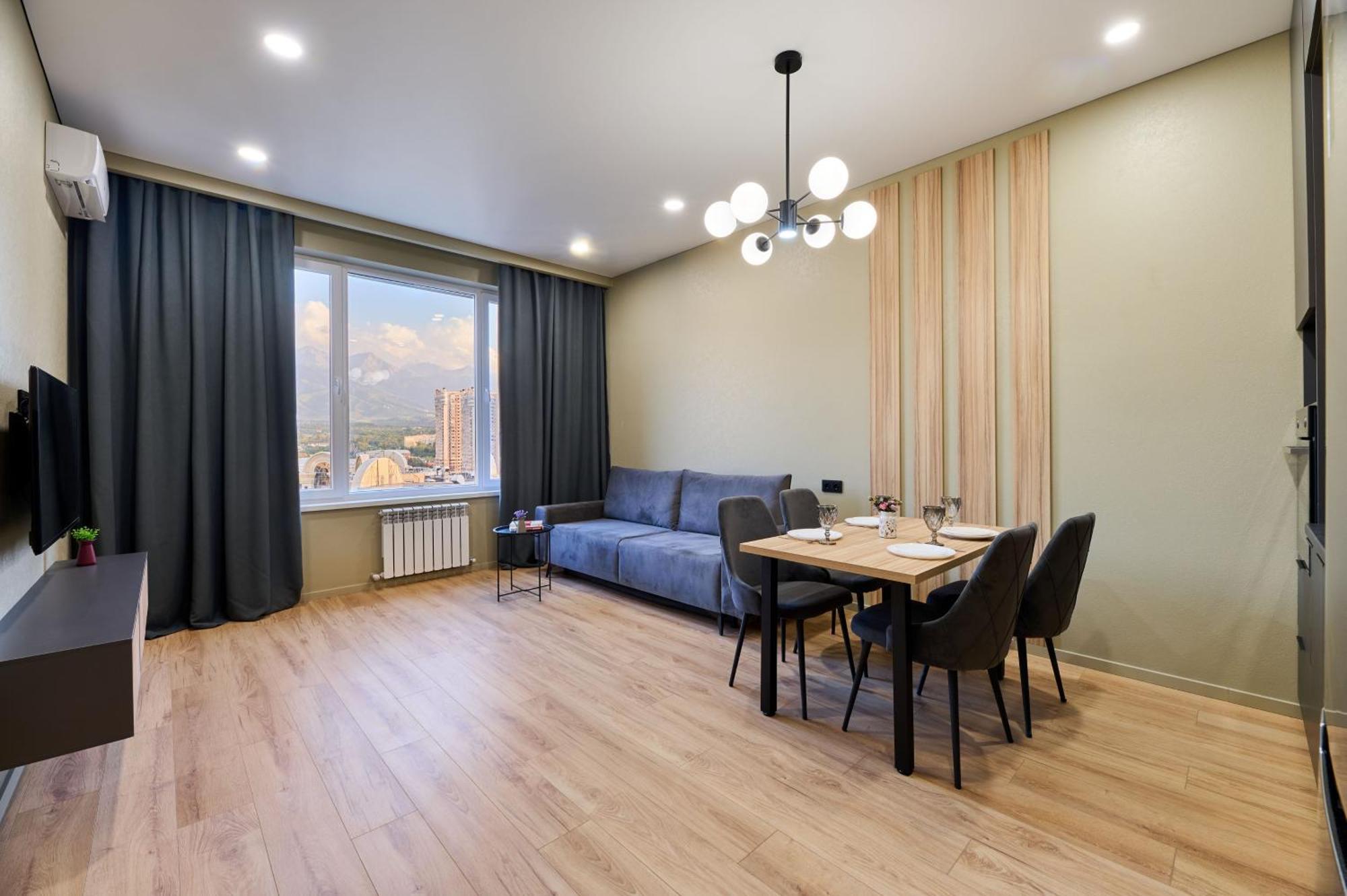 Five Business-Class Rooms In R-House Near Mega Center อัลมาตี ภายนอก รูปภาพ