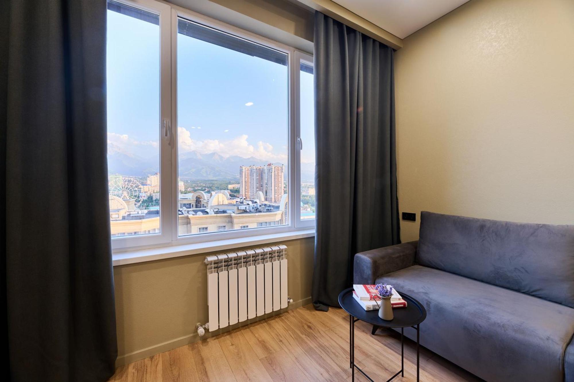 Five Business-Class Rooms In R-House Near Mega Center อัลมาตี ภายนอก รูปภาพ